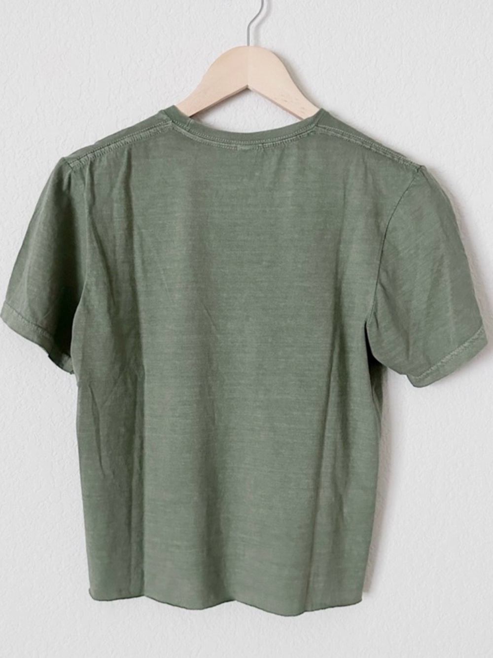 Goosebumps Cropped Graphic Tee - Picture 4 of 6